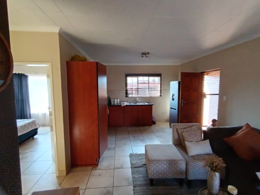 2 Bedroom Property for Sale in Waterval East North West